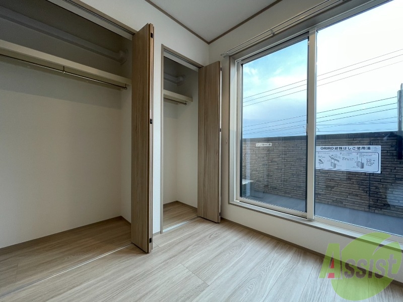 その他部屋・スペース　寝室のお写真です。日当たりが良い印象でした。