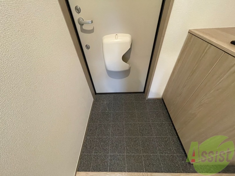 玄関　こちら玄関のお写真です！広々としていますね！