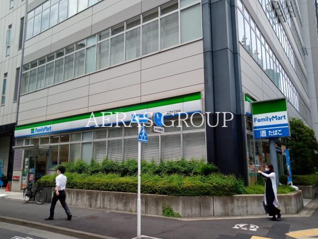 コンビニ　ファミリーマート新橋五丁目店（コンビニ）まで133m