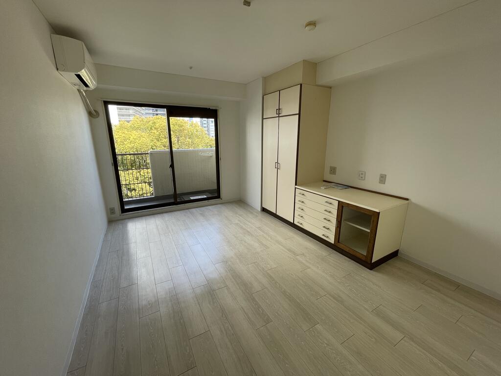 居室・リビング　リビングは家具付き収納あり