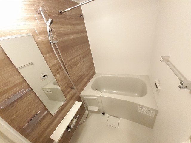 バス・シャワールーム　追焚機能・浴室乾燥機付きのお風呂♪