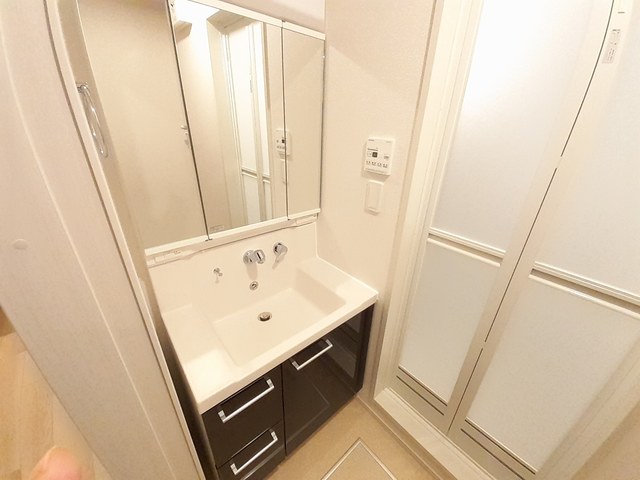 洗面設備　独立・シャワー付洗面化粧台♪