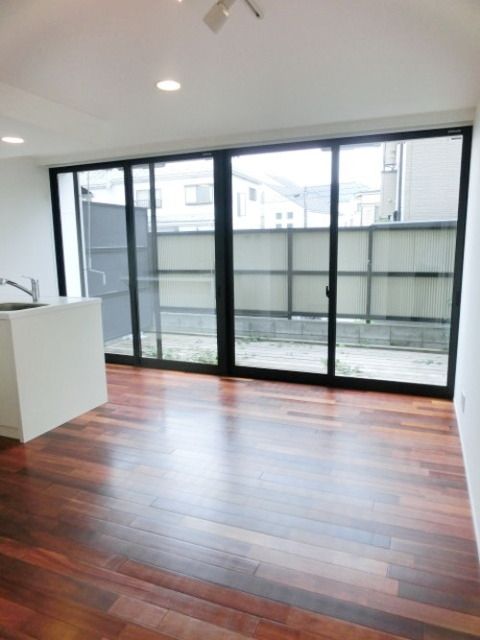 居室・リビング　★明るい居室★