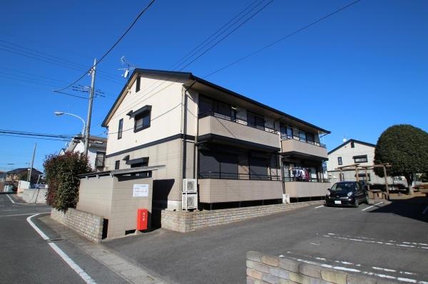 建物外観　1棟4世帯。大和ハウス施工。