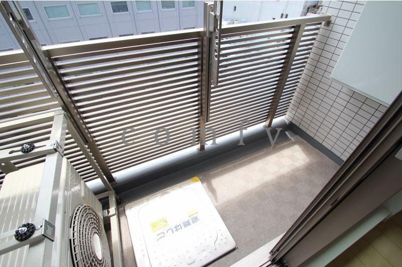 バルコニー　日当りの良い南向きのバルコニー