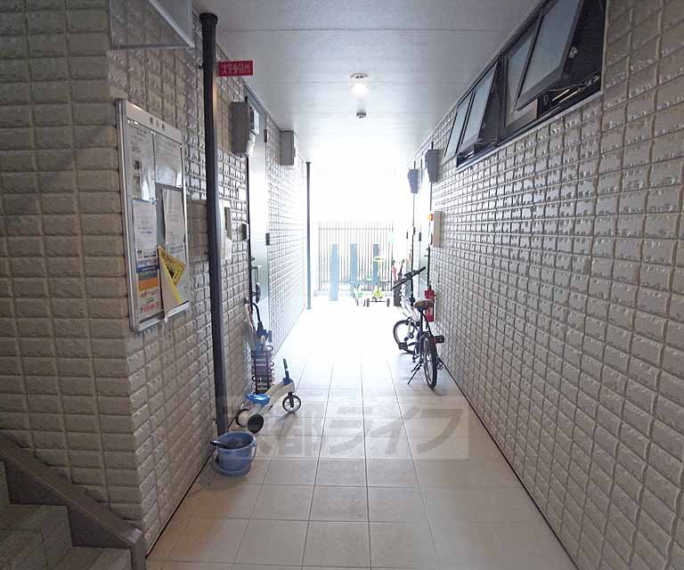 エントランス　・お問い合わせは京都ライフまで・