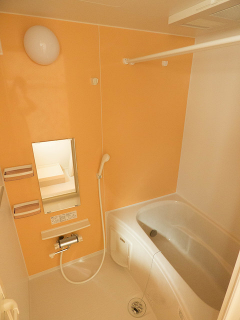 バス・シャワールーム　便利な追焚・暖房・乾燥機能付バスルーム