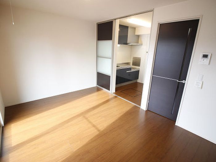 居室・リビング　※他室写真～現況優先