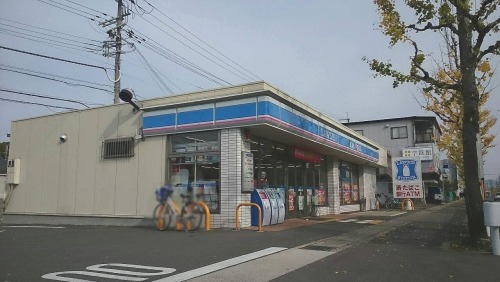 コンビニ　ローソン 羽束師菱川店（コンビニ）まで260m