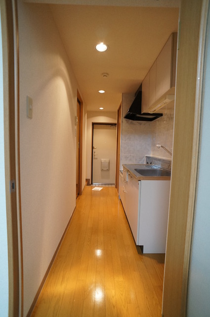 その他　経済的な都市ガス使用のキッチンスペースです♪