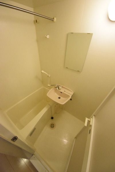 バス・シャワールーム　反転タイプの写真です