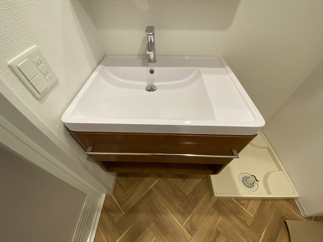 洗面設備　カラーパターンが異なる場合がありますので、写真はイメージとな