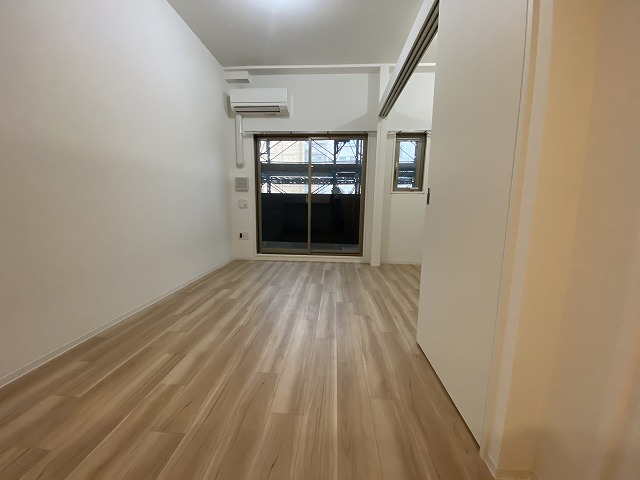 居室・リビング　カラーパターンが異なる場合がありますので、写真はイメージとな