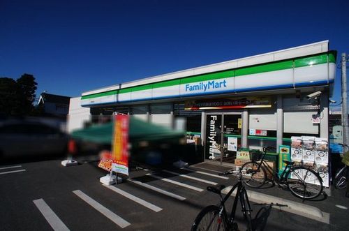 コンビニ　ファミリーマート古河横山町店（コンビニ）まで438m