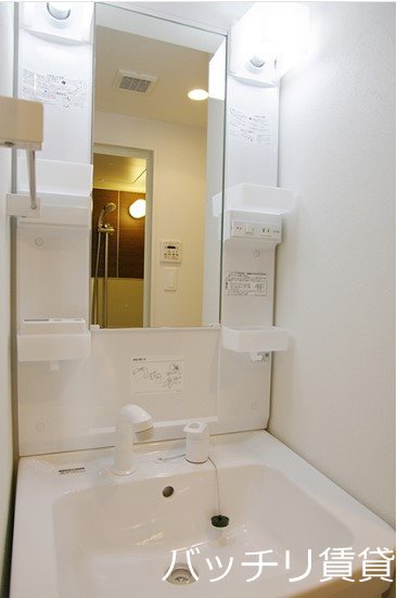 洗面設備　同シリーズタイプ・写真は別タイプとなり・現状優先となります