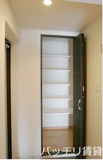 収納　同シリーズタイプ・写真は別タイプとなり・現状優先となります