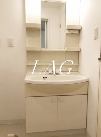 洗面設備　独立洗面台です。