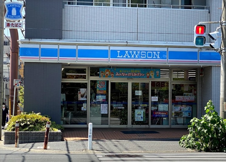 コンビニ　ローソン 新城中町店（コンビニ）まで455m