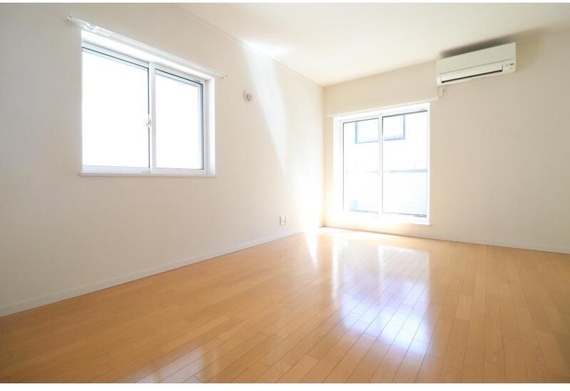 居室・リビング　使いやすい形の為、レイアウトを楽しめます♪