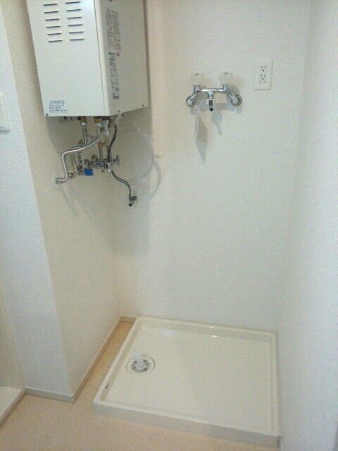 洗面設備　シャワードレッサー付きです。