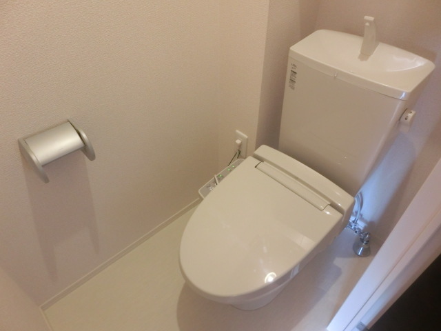トイレ　シャワートイレ完備