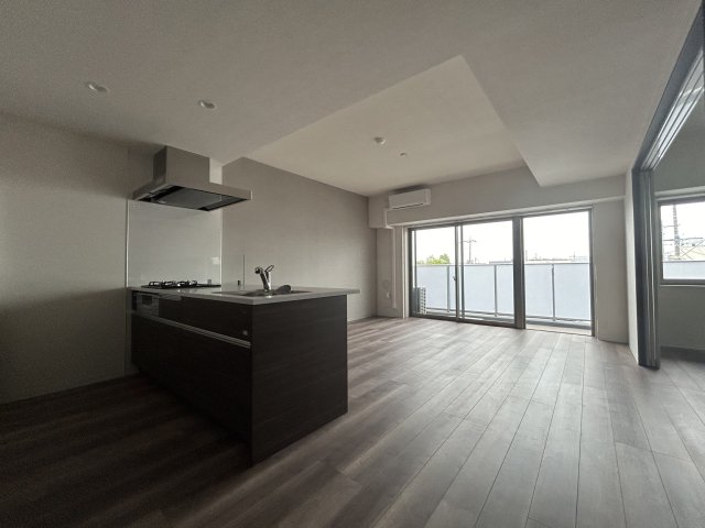 居室・リビング　別号室参考写真です。