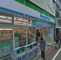 コンビニ　ファミリーマート丸萬椎名町駅前店（コンビニ）まで828m