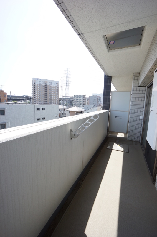 バルコニー　他号室の写真になります。