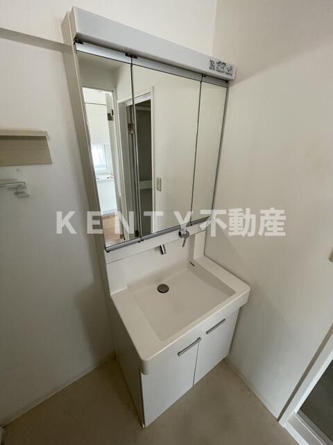 洗面設備　コンパクトで使いやすい洗面所