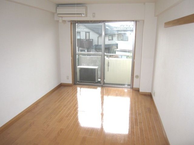 居室・リビング　★日当たりの良い洋室です★