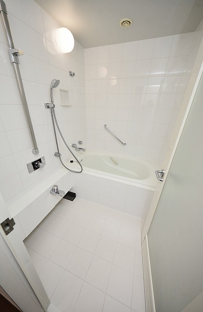 バス・シャワールーム　バスルーム