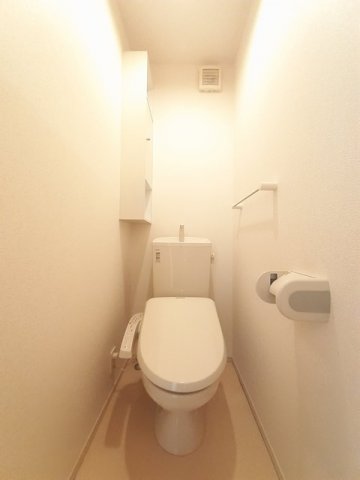 トイレ　落ち着いたトイレです