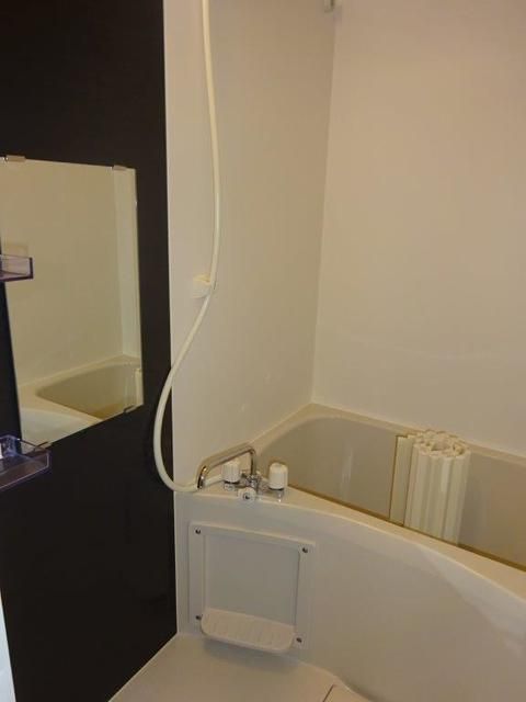 バス・シャワールーム　雨の日のお洗濯だけでなく、カビ予防にも大活躍の浴室乾燥機付♪