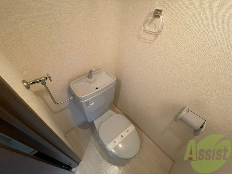 トイレ　こちらはトイレです。清潔感があり、安心して使用できます。