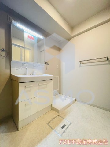 洗面設備　同マンション別部屋参考写真