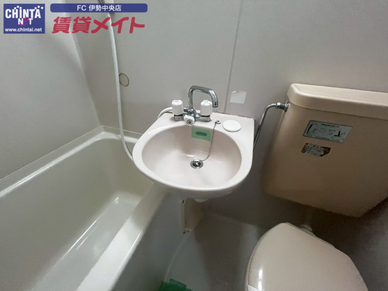 洗面設備　同物件別部屋写真
