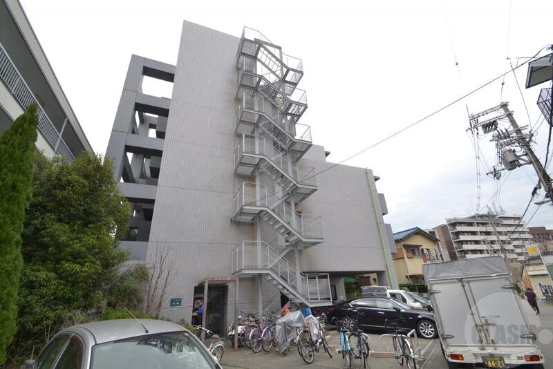 建物外観　鉄筋コンクリート造マンションです。