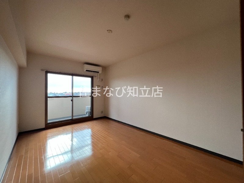 居室・リビング　同型別部屋写真