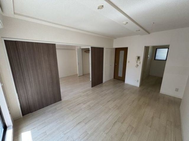 居室・リビング　別部屋参考写真です