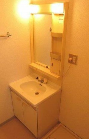 洗面設備　同物件別部屋です