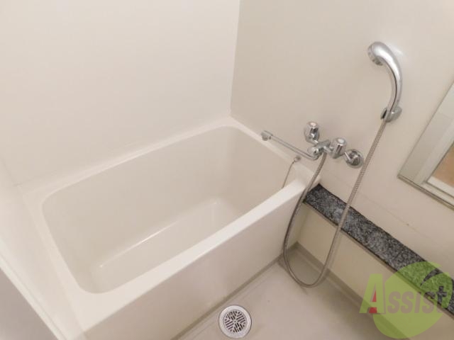 バス・シャワールーム　お風呂の鏡も可愛いです