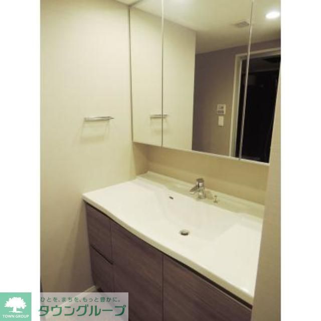 洗面設備　※写真は同タイプ住戸です。