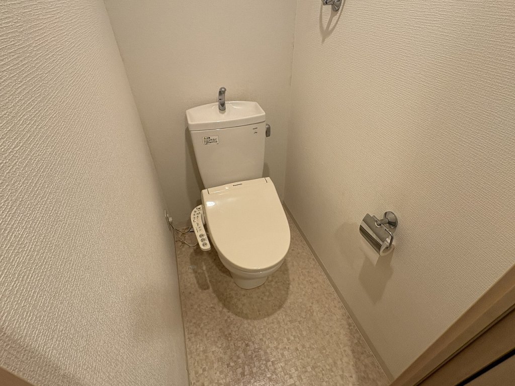 トイレ　トイレ内コンセントあります。