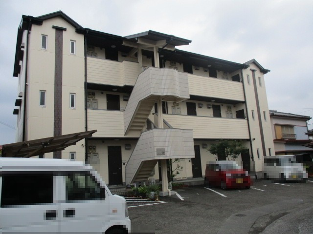 建物外観　現況が相違する場合は現況を優先致します。