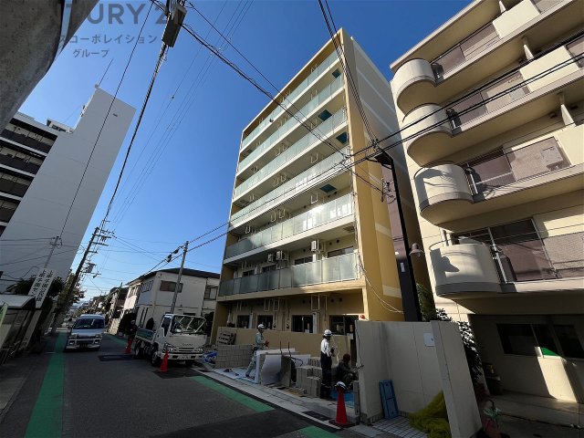 建物外観　エレベーター付きで重たい荷物も楽々♪