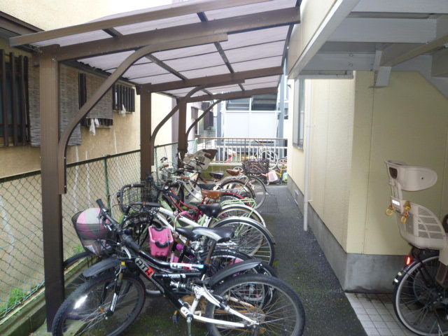 その他共有部分　★屋根付駐輪場★（空き状況・使用料等詳細はご確認下さい）