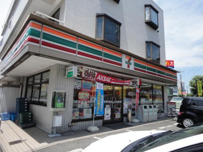 コンビニ　セブンイレブン（コンビニ）まで340m