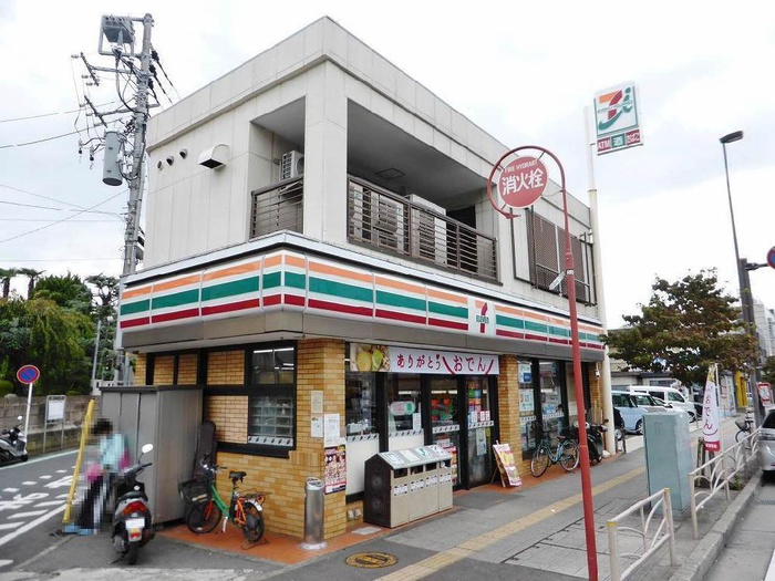 コンビニ　セブンイレブン横浜峰岡町店（コンビニ）まで518m