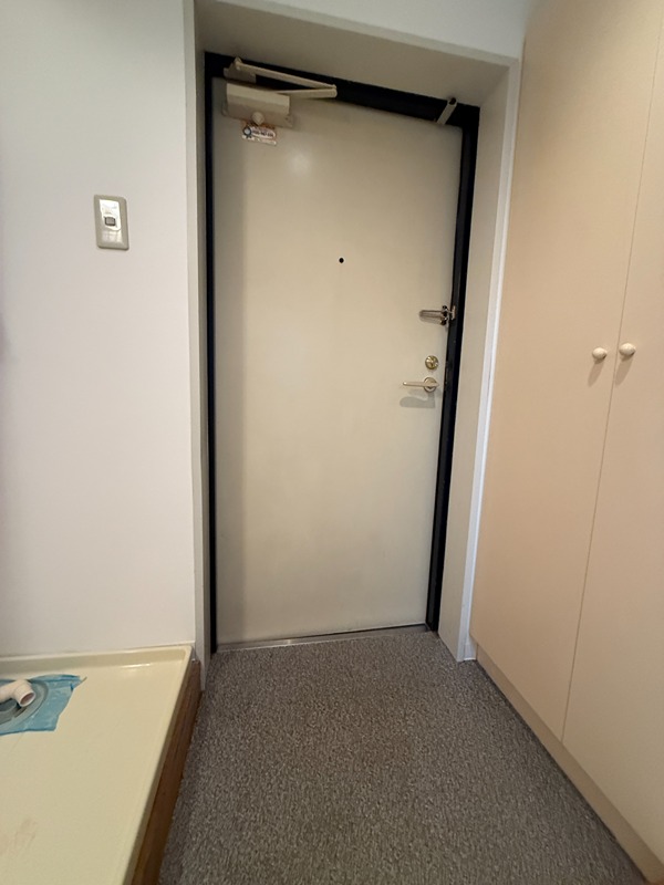 玄関　※写真は別部屋です