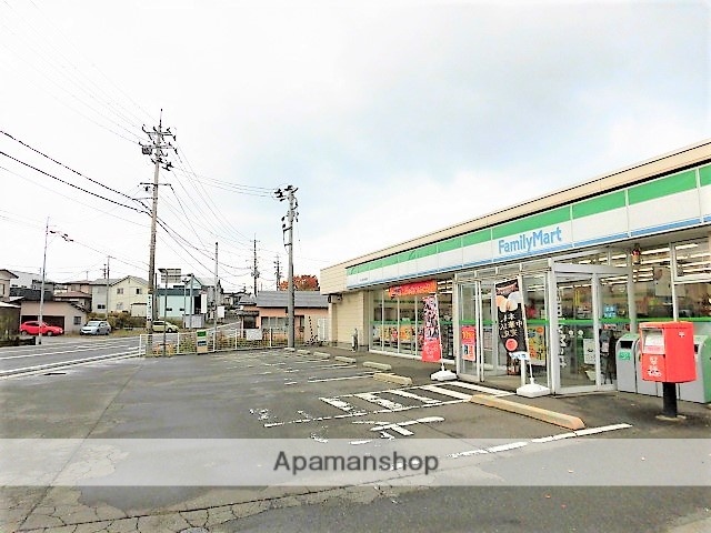 コンビニ　ファミリーマート（コンビニ）まで456m